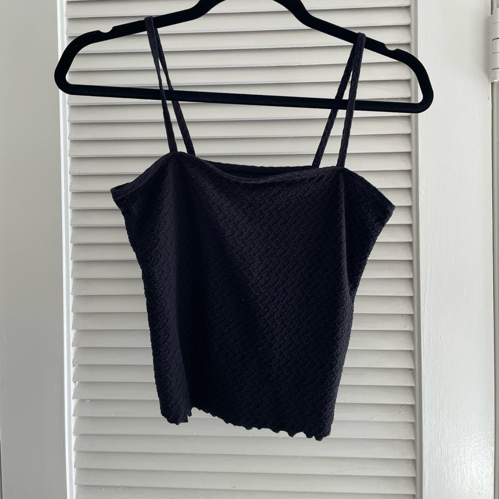 Black cropped spaghetti strap tank